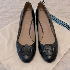 Black Tory Burch Logo Wedges. Leather upper and logo.